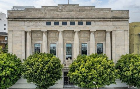 Photo of 835 Locust Ave Ave #318, Long Beach, CA 90813 (MLS # PW26026843)