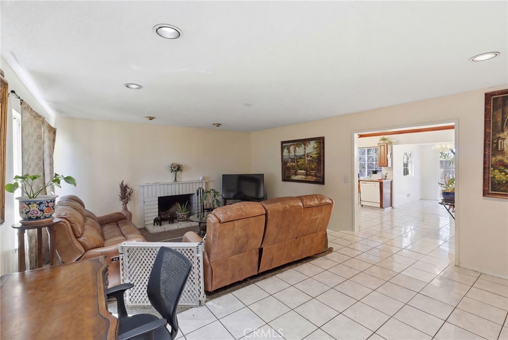1077 Westpark