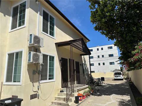 1349 W 35th Los Angeles CA 90007