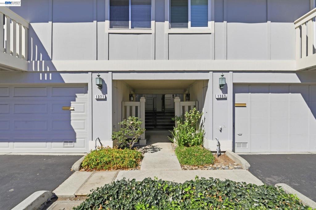 1371 Cherrywood Sq