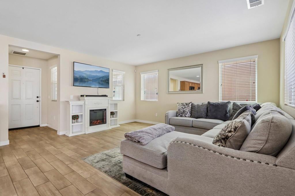 1410 Silverberry Lane