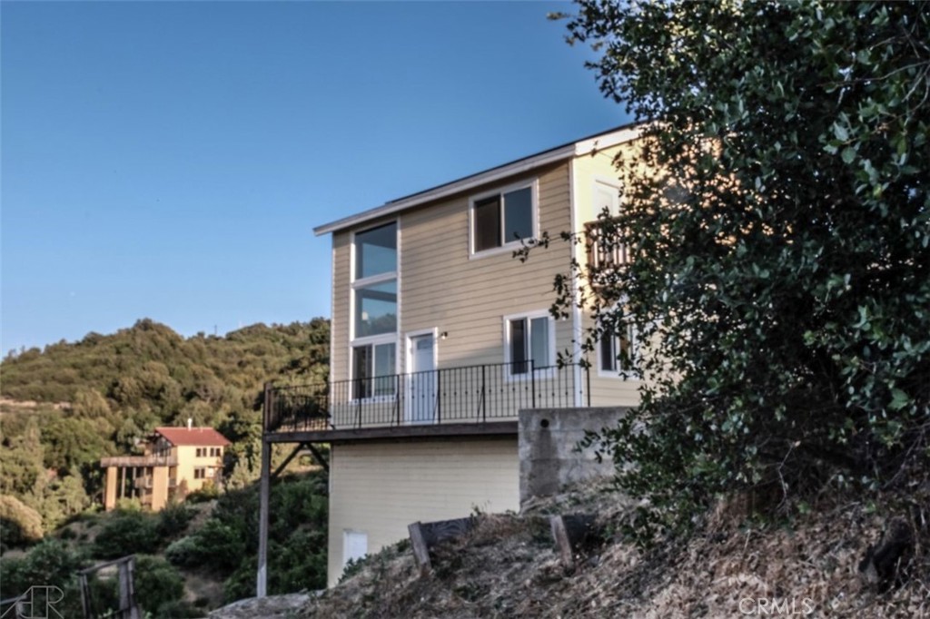 3305 Oakwood Drive