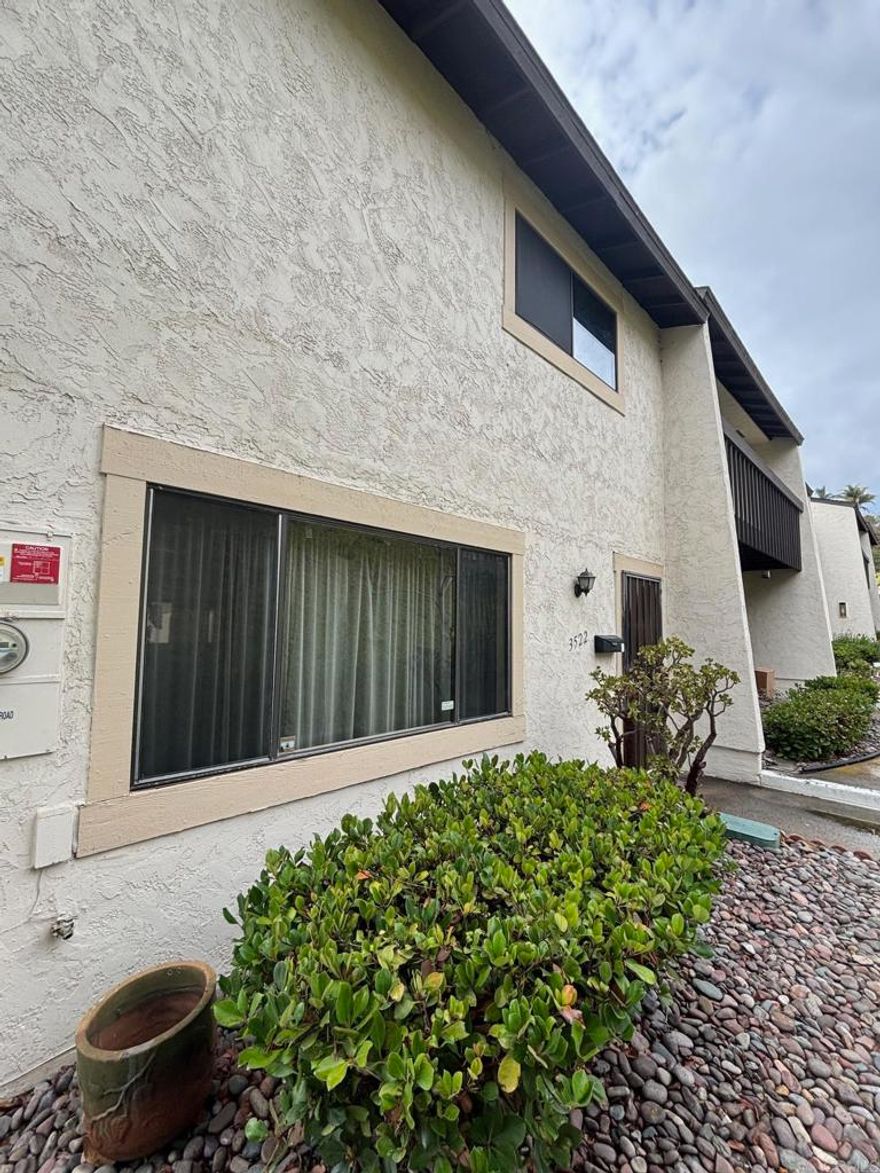 This corner faces the greenbelt offering lots of privacy. Has own parking and assigned space with access to private (fenced) patio. Just steps from Plaza Bonita, Nearby Golf course, horse and hiking trails, dog park, library, shopping and freeways.  Community offers 2 swimming pools and hot tubs, 2 tennis courts, 2 meeting/party rooms, dog areas, sand volleyball court and playground.