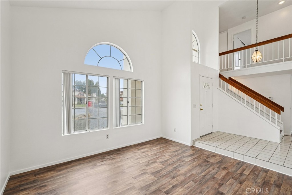 1044 N Mulberry Avenue