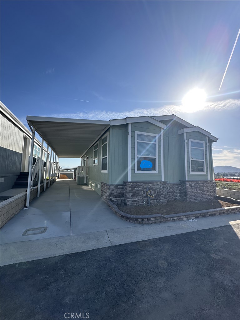Brand New Home! Step into comfort and convenience with this charming 3-bedroom, 2-bath manufactured home. Nestled in a peaceful and welcoming community, this home offers the perfect combination of affordable living. From the spacious living areas to the well-appointed kitchen, every detail has been thoughtfully designed to make you feel right at home. Ready to move in and waiting for you to make it your own—schedule a showing today and see what makes this home special!
3444 Center Street Unit#12, Riverside, CA 92501
