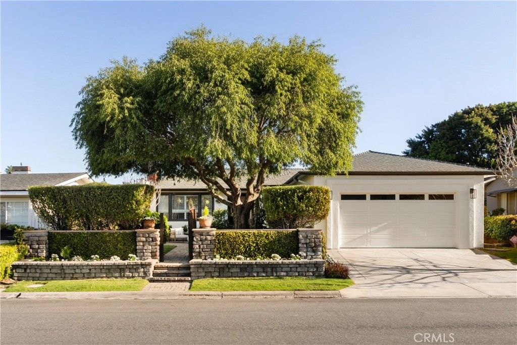 Photo of 453 Seaward Road, Corona Del Mar, CA 92625 (MLS # NP26033250)