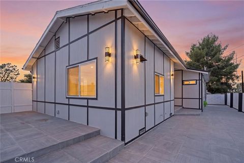 Photo of 11443 Louise Avenue, Granada Hills, CA 91344 (MLS # SR26086409)