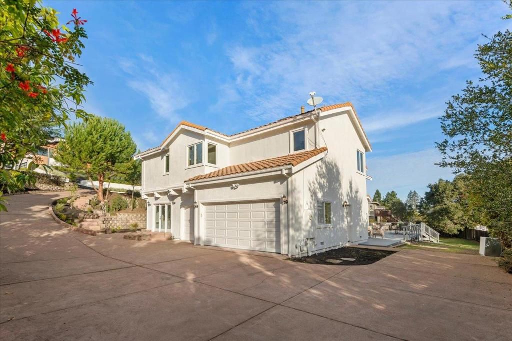 Photo of 3961 Jefferson Avenue, Redwood City, CA 94062 (MLS # ML82031405)