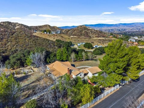 Photo of 26615 Mountain Park Road, Canyon Country, CA 91387 (MLS # SR26076933)