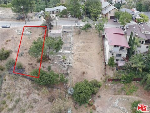 Photo of 9477 Reverie Road, Tujunga, CA 91042 (MLS # 26856517)
