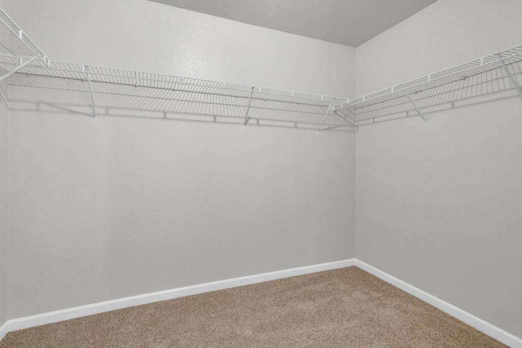 listing image 130728019753545122633