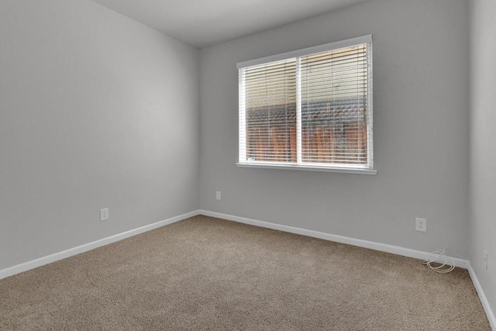 listing image 130721662515256264569