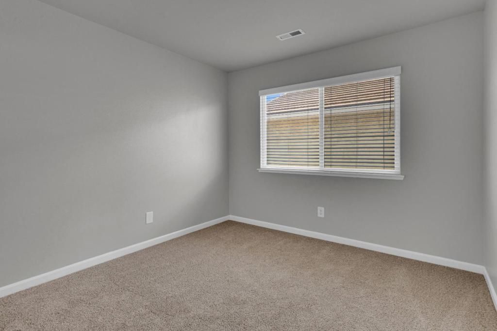 listing image 130723460542379348295