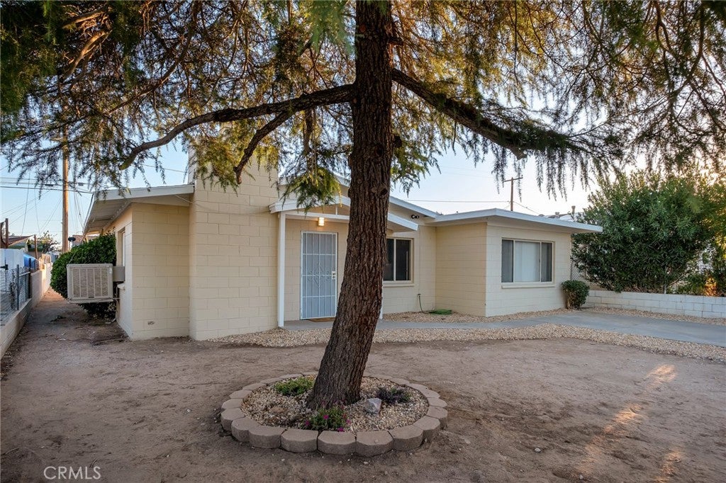 16445 Live Oak