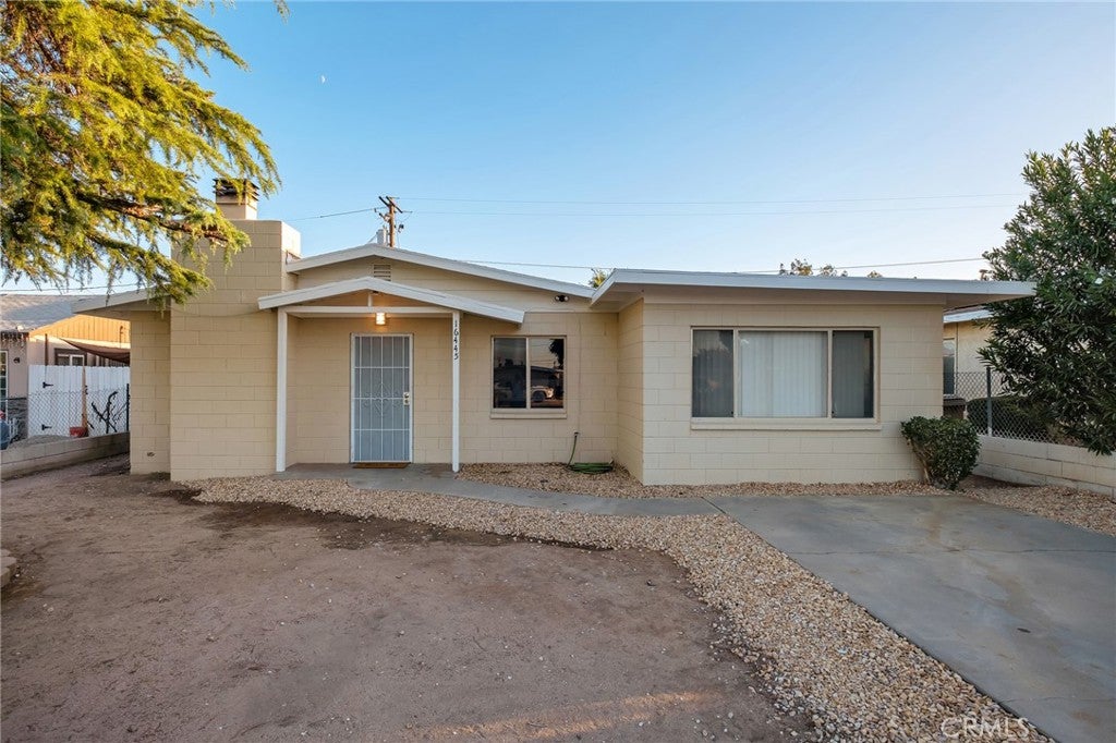 16445 Live Oak