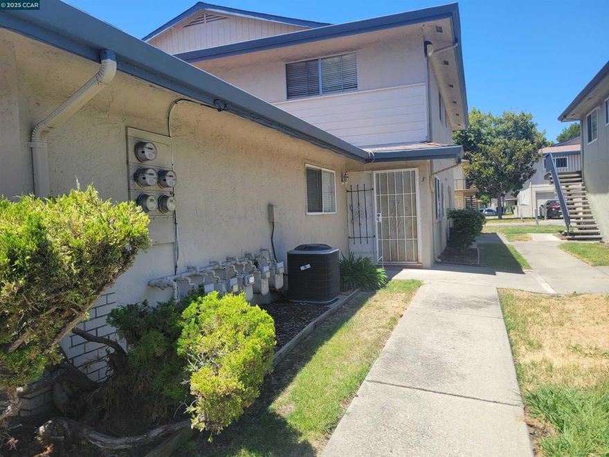 Great opportunity to own.  Home is ready to bring your personal touches.  Great price, easy location to transportation and local community activities/services.