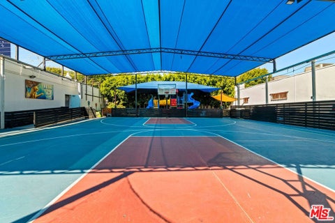 Photo of 1044 S Robertson Boulevard, Los Angeles, CA 90035 (MLS # 26104078)