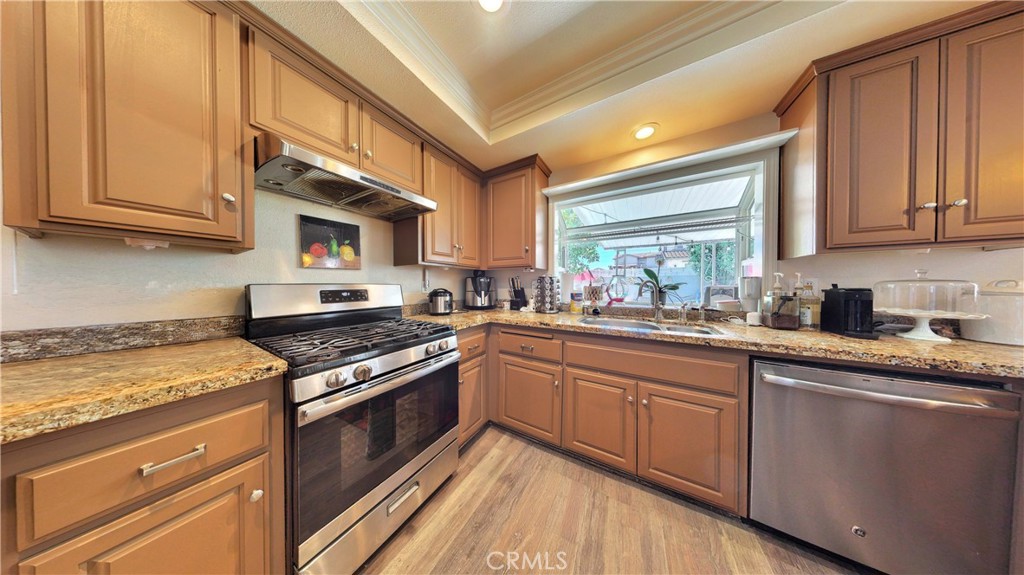 3100 W Glen Holly