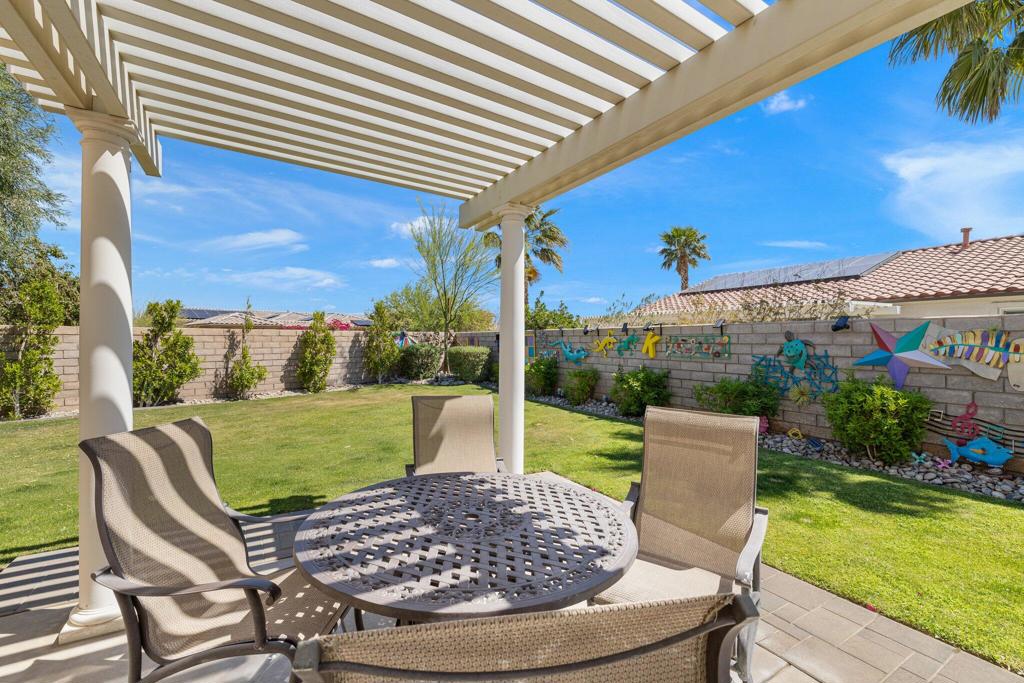 Four Seasons - Residential