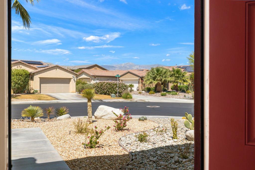 Four Seasons - Residential