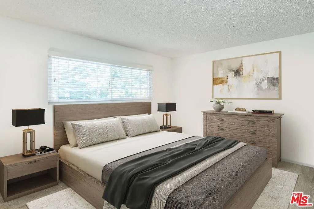 Northridge, California 91324, United States, 5 Bedrooms Bedrooms, ,3 BathroomsBathrooms,Residential,Pending,203065