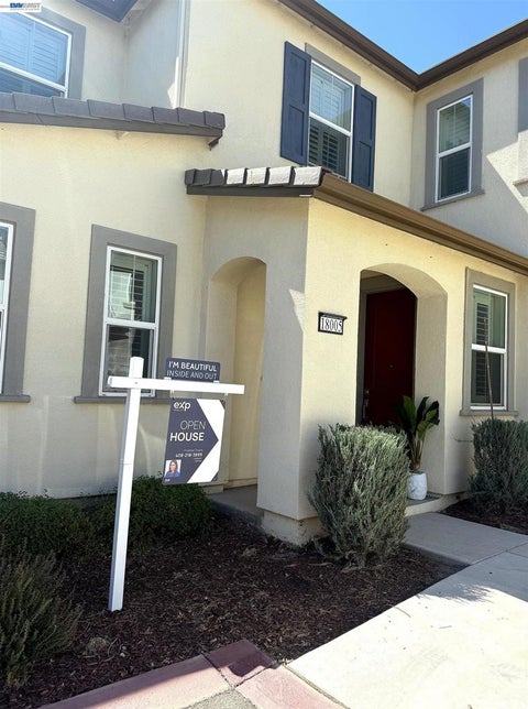 Photo of 18005 reunion ct CT, Lathrop, CA 95330 (MLS # 41136656)