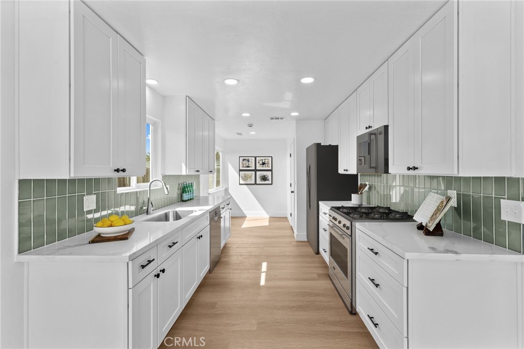 687 Tamarack Lane