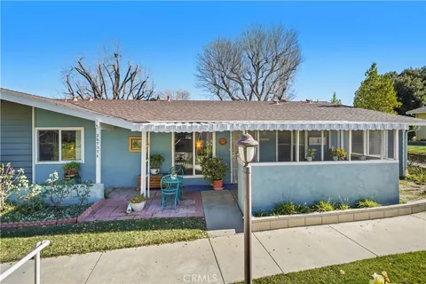 26737 Oak Crossing Road Unit B, Newhall, CA 91321 - MLS#: SR26015347