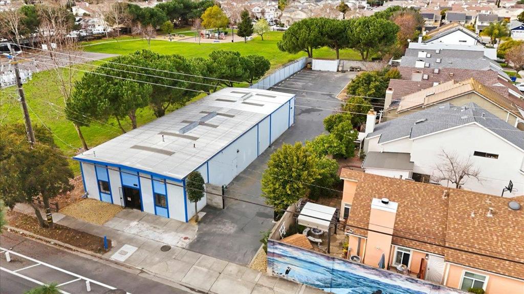 593 Industrial Parkway West