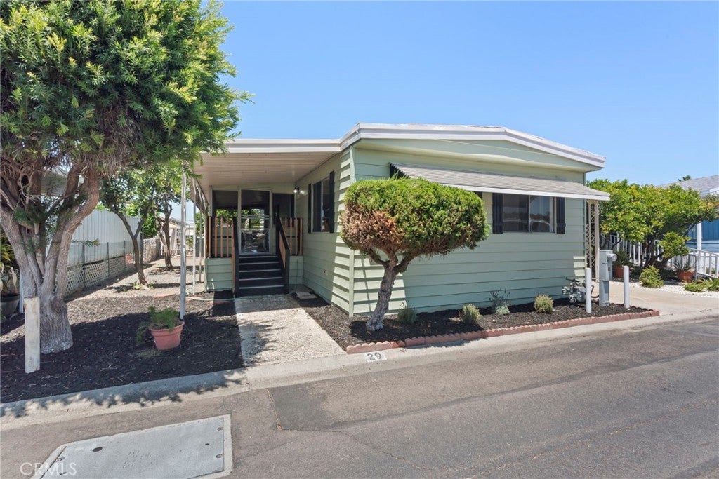 221 N El Camino Real 29