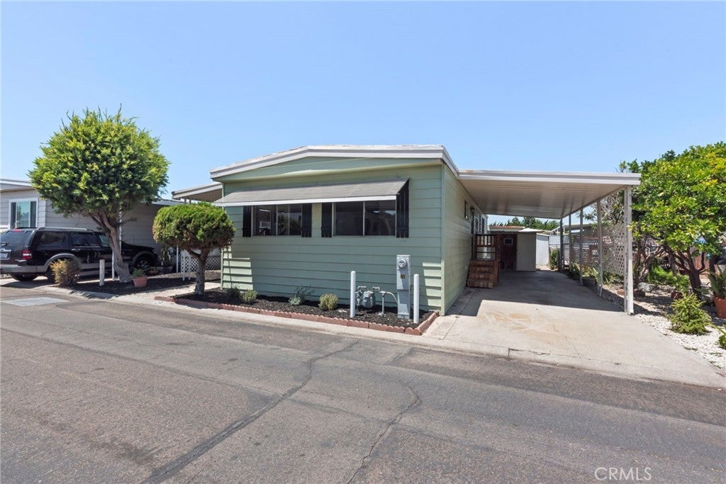 221 N El Camino Real 29
