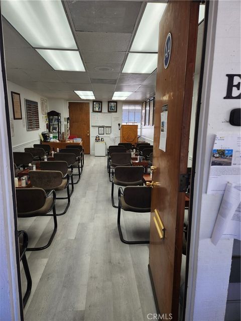 Photo of 960 W 17th St, Santa Ana, CA 92706 (MLS # SR25276988)