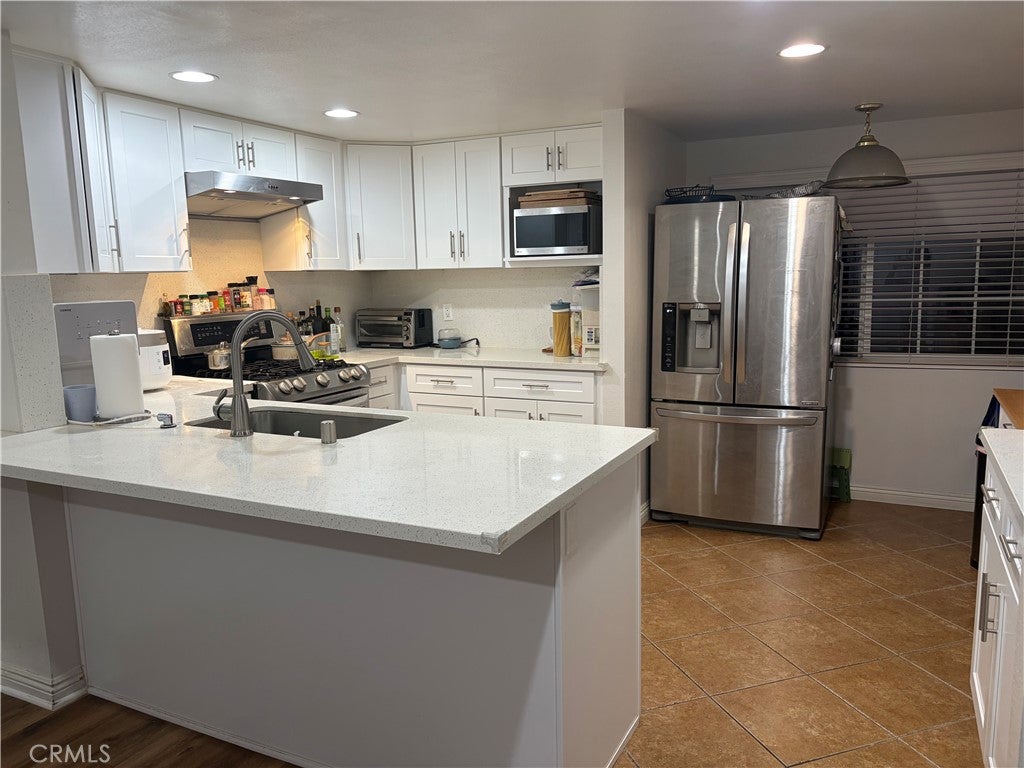 2300 MAPLE Avenue 201