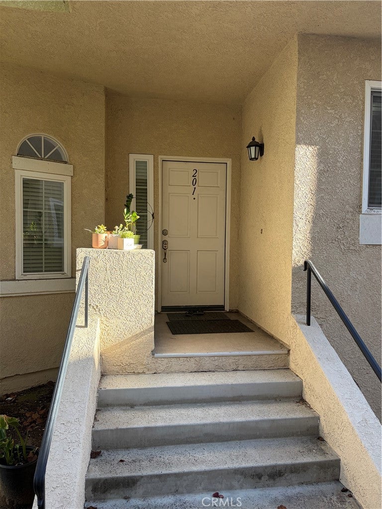 2300 MAPLE Avenue 201