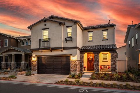 Photo of 20912 Silvergate Way, Newhall, CA 91321 (MLS # SR25226266)