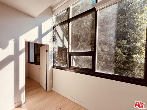 Photo of 3921 Wilshire Boulevard, Los Angeles, CA 90010 (MLS # 26661269)