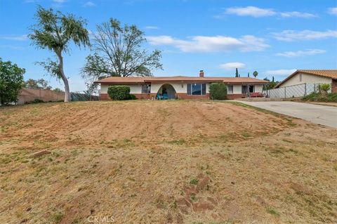 Photo of 17028 Via Los Caballeros, Riverside, CA 92504 (MLS # IV26057220)