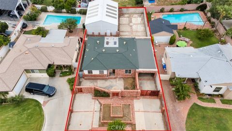 Photo of 9949 Noble Avenue, San Fernando, CA 91345 (MLS # SR26087516)