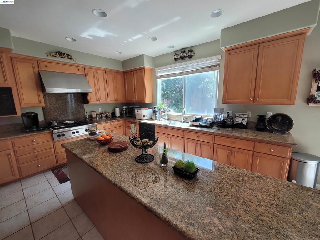 1250 W Lagoon Rd