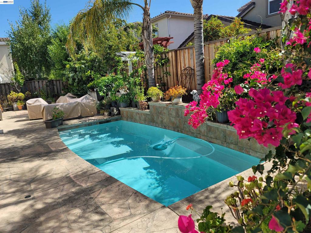 1250 W Lagoon Rd