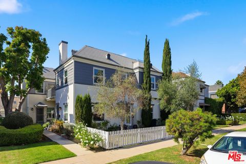 Photo of 111 N Harper Avenue, Los Angeles, CA 90048 (MLS # 26829995)