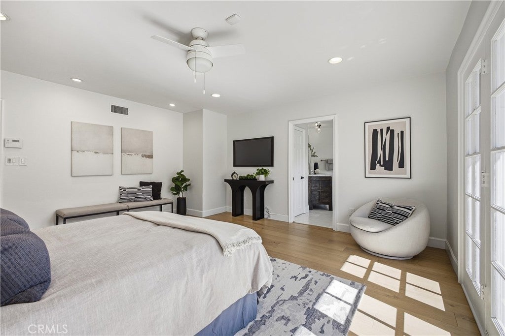 Studio City, California, 91604, United States, 3 Bedrooms Bedrooms, ,3 BathroomsBathrooms,Residential,Active,2038116