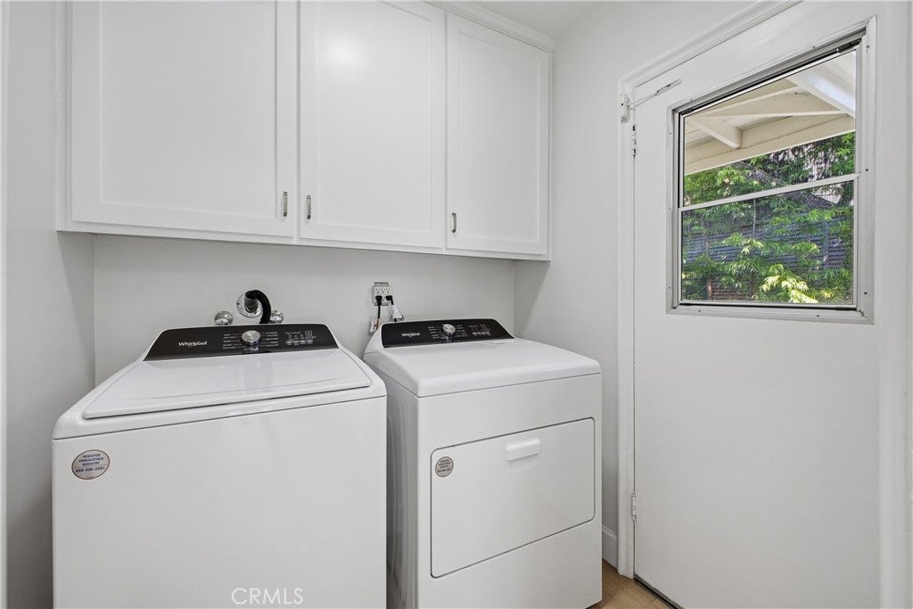 Studio City, California, 91604, United States, 3 Bedrooms Bedrooms, ,3 BathroomsBathrooms,Residential,Active,2038116