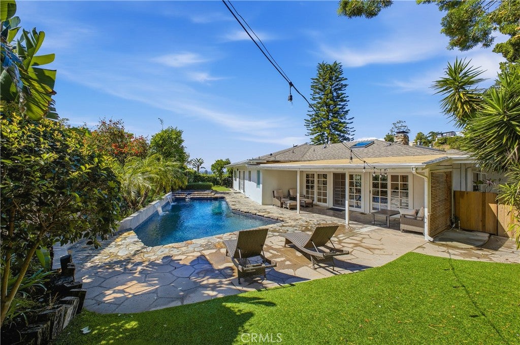 Studio City, California, 91604, United States, 3 Bedrooms Bedrooms, ,3 BathroomsBathrooms,Residential,Active,2038116