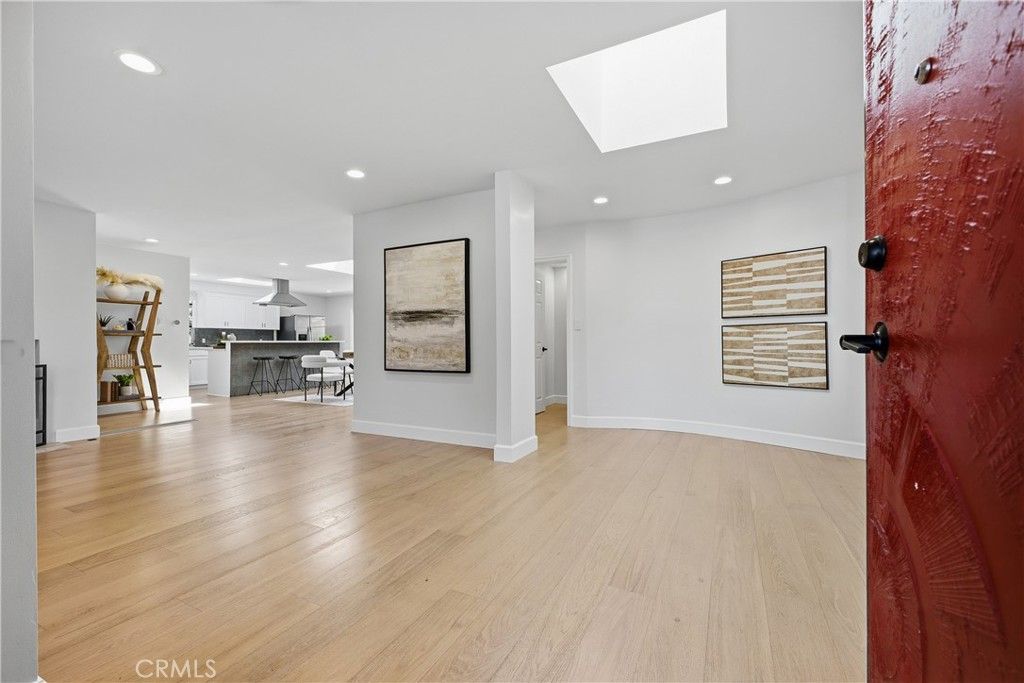 Photo of 11500 Dona Cecilia Dr, Studio City, CA 91604 (MLS # SR26081310)