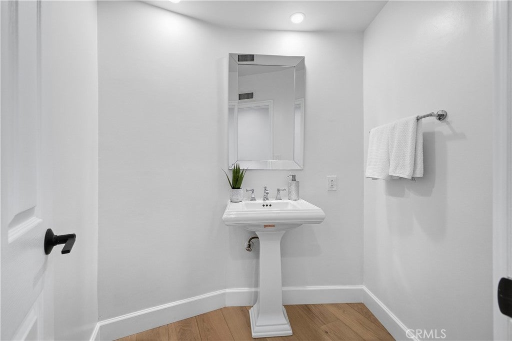Studio City, California, 91604, United States, 3 Bedrooms Bedrooms, ,3 BathroomsBathrooms,Residential,Active,2038116