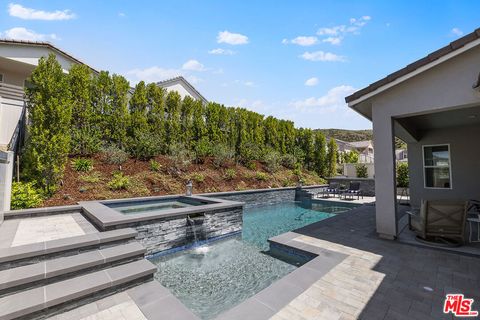 Photo of 18113 Tableau Way, Santa Clarita, CA 91350 (MLS # 25565347)