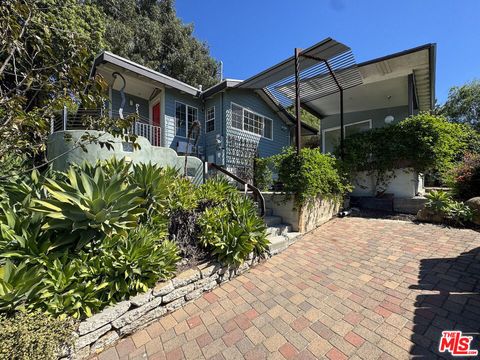 Photo of 3050 Knob Drive, Los Angeles, CA 90065 (MLS # 26668759)