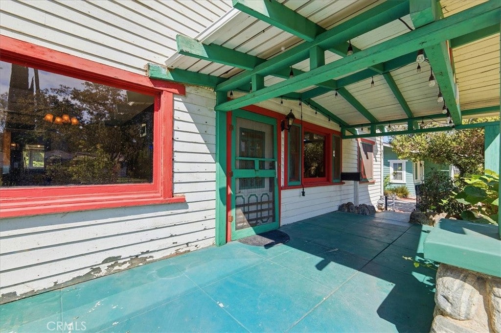 524 University Place