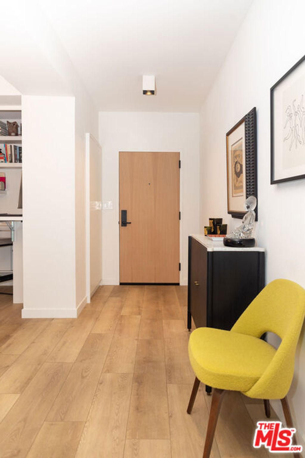 Photo of 999 N Doheny Drive #212, Los Angeles, CA 90069 (MLS # 25602919)